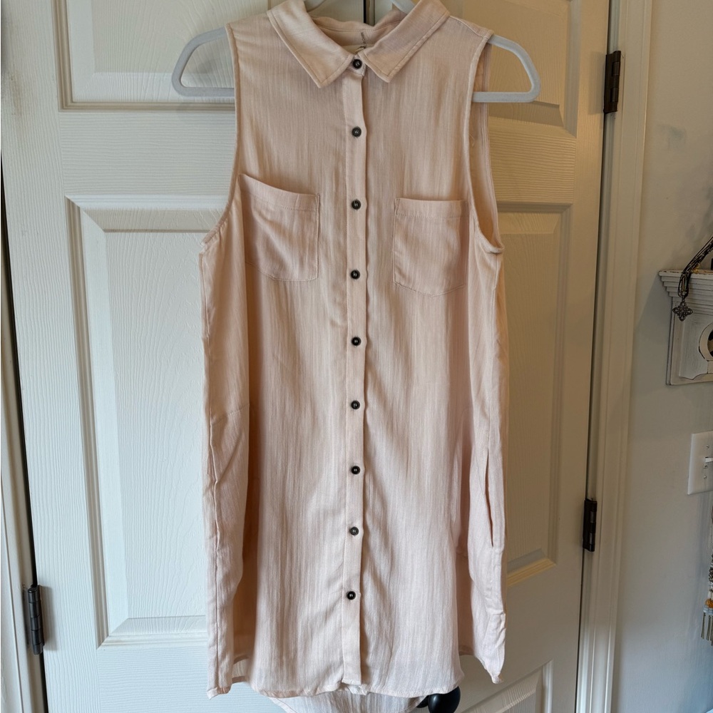 Entro Sleeveless Button-Down Dress in Soft Pink